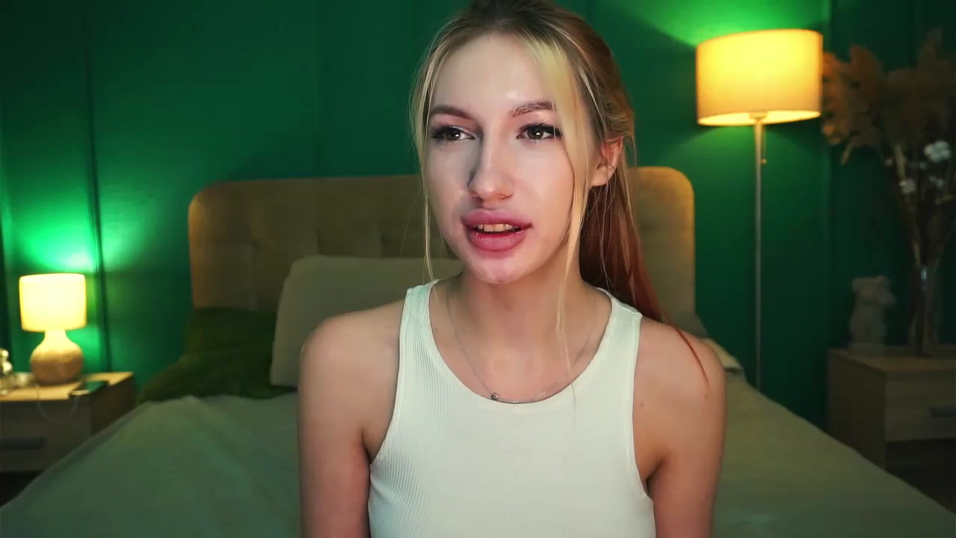 Gallery image thumbnail from LovelyGin's myfreecams stream on, 12/21/2023, 18:49 image 3 of 20