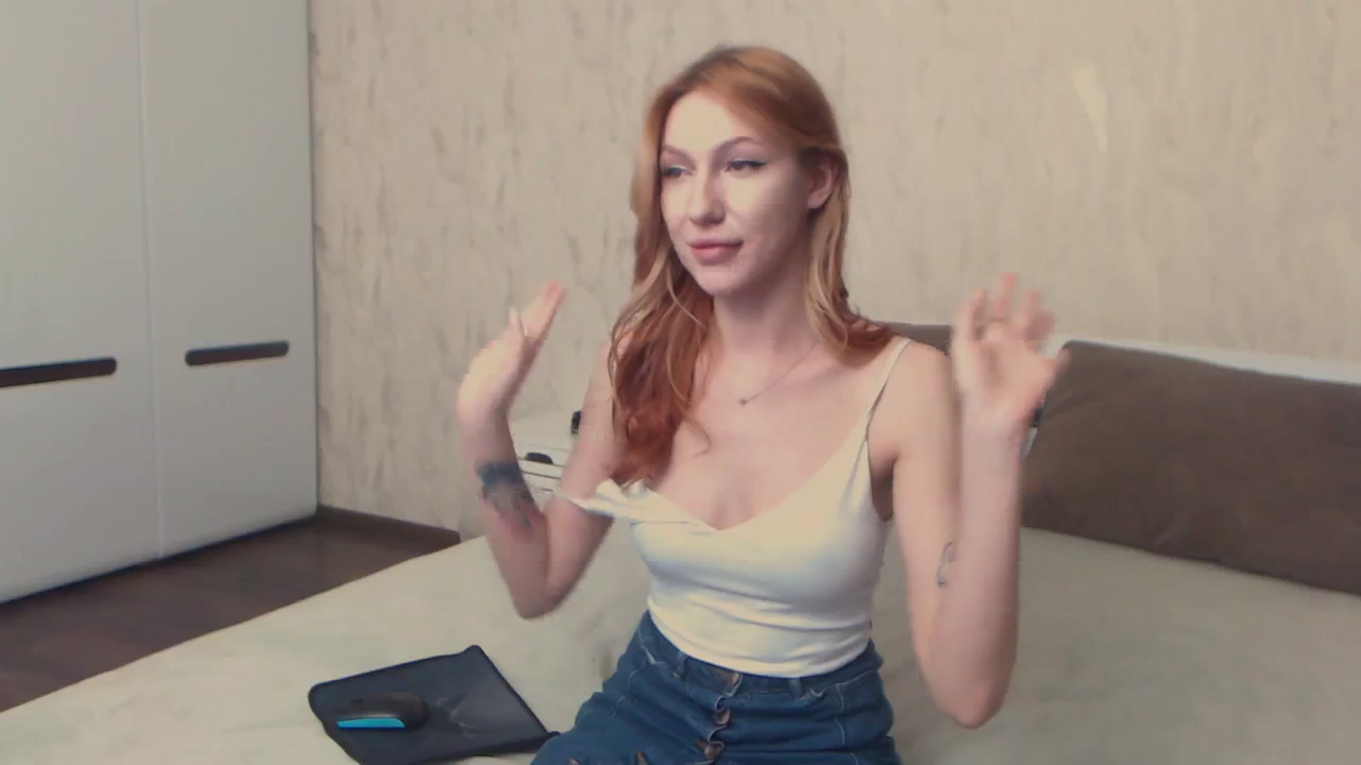 Gallery image thumbnail from LovelyGin's myfreecams stream on, 04/03/2024, 17:51 image 10 of 20