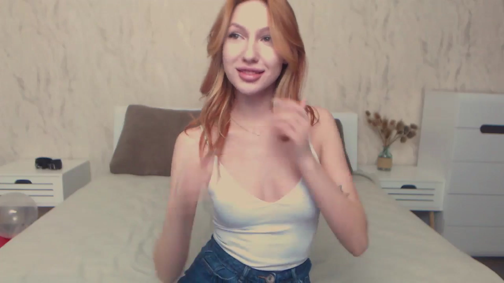 Gallery image thumbnail from LovelyGin's myfreecams stream on, 04/03/2024, 19:56 image 10 of 20