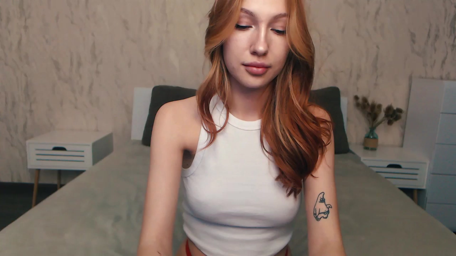 Gallery image thumbnail from LovelyGin's myfreecams stream on, 04/06/2024, 15:52 image 15 of 20