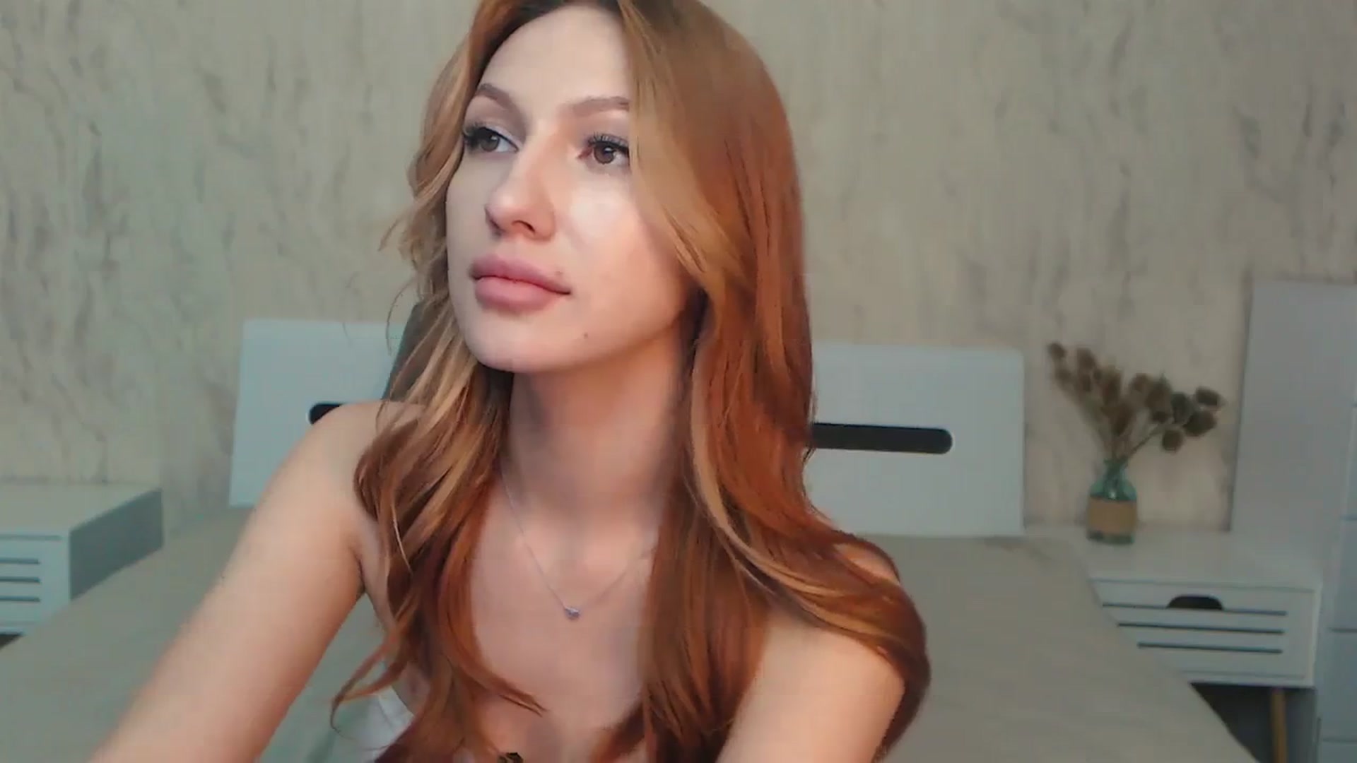 Gallery image thumbnail from LovelyGin's myfreecams stream on, 04/09/2024, 19:00 image 11 of 20