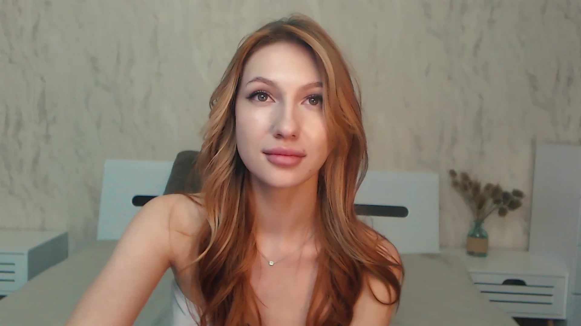 Gallery image thumbnail from LovelyGin's myfreecams stream on, 04/09/2024, 19:00 image 18 of 20