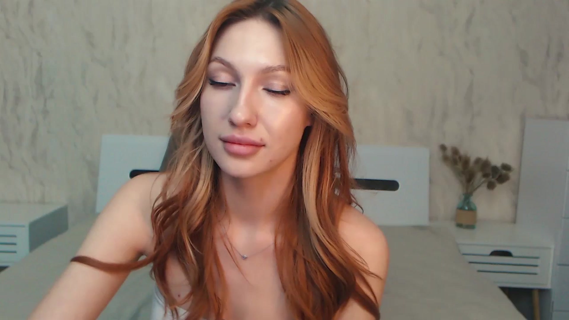 Gallery image thumbnail from LovelyGin's myfreecams stream on, 04/09/2024, 19:00 image 7 of 20