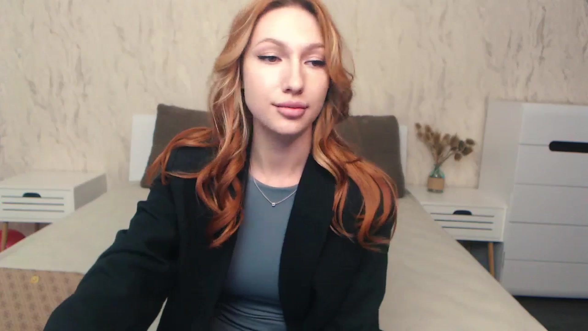 Gallery image thumbnail from LovelyGin's myfreecams stream on, 04/10/2024, 18:18 image 16 of 20