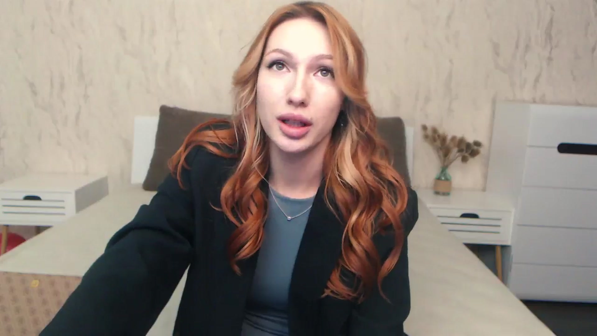 Gallery image thumbnail from LovelyGin's myfreecams stream on, 04/10/2024, 18:18 image 18 of 20