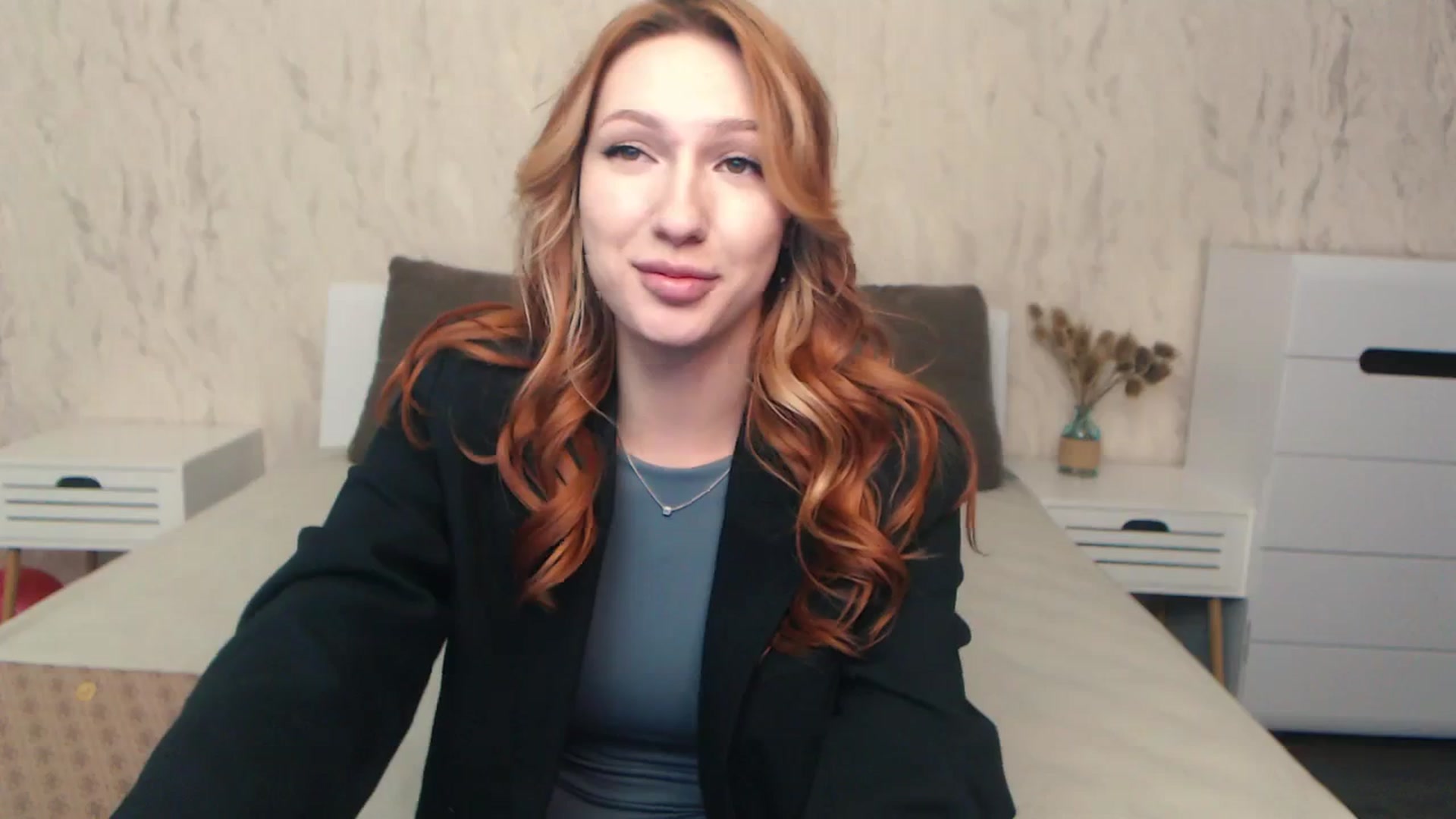 Gallery image thumbnail from LovelyGin's myfreecams stream on, 04/10/2024, 18:18 image 17 of 20