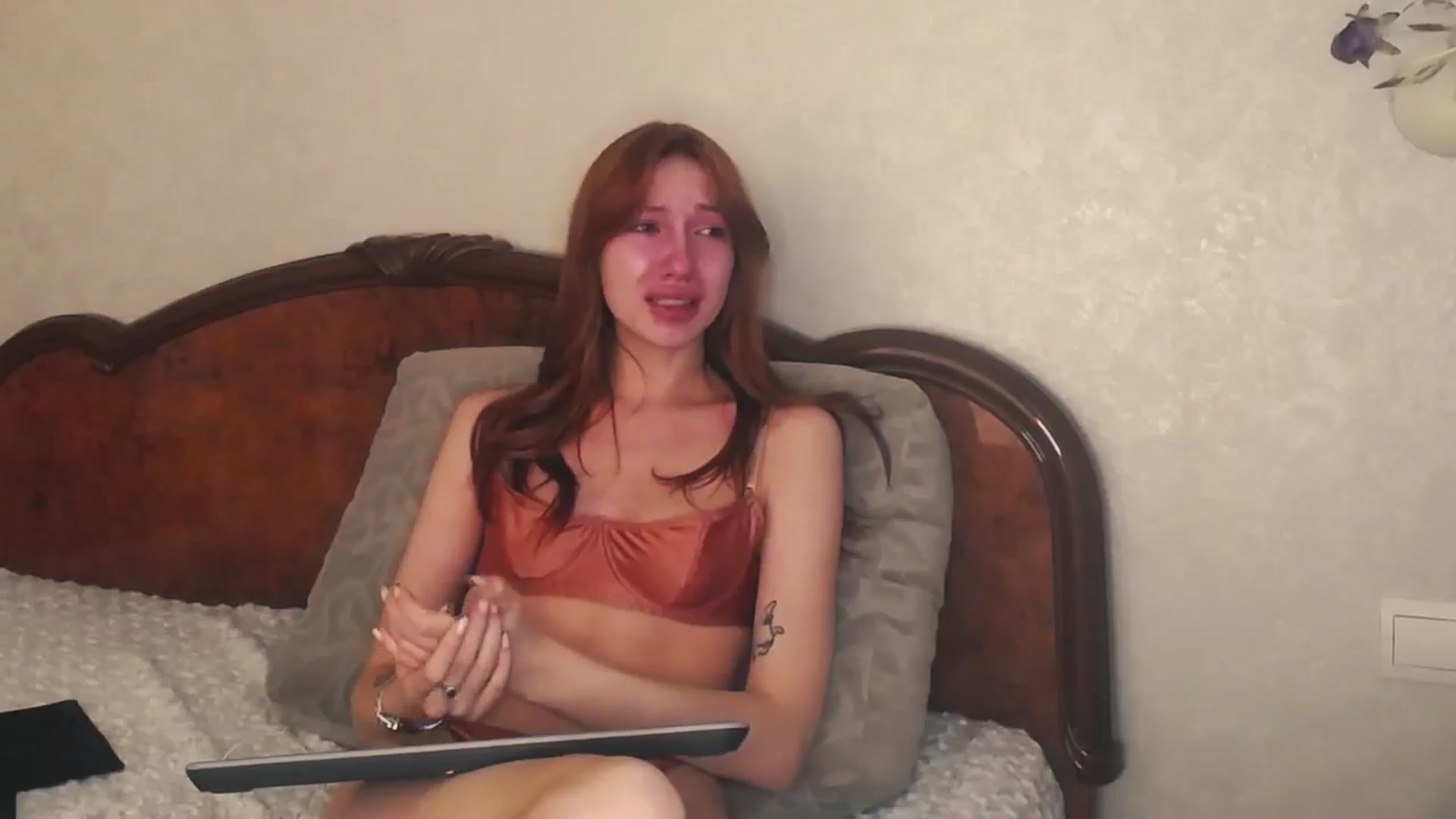 Gallery image thumbnail from LovelyGin's myfreecams stream on, 06/10/2024, 17:17 image 6 of 20