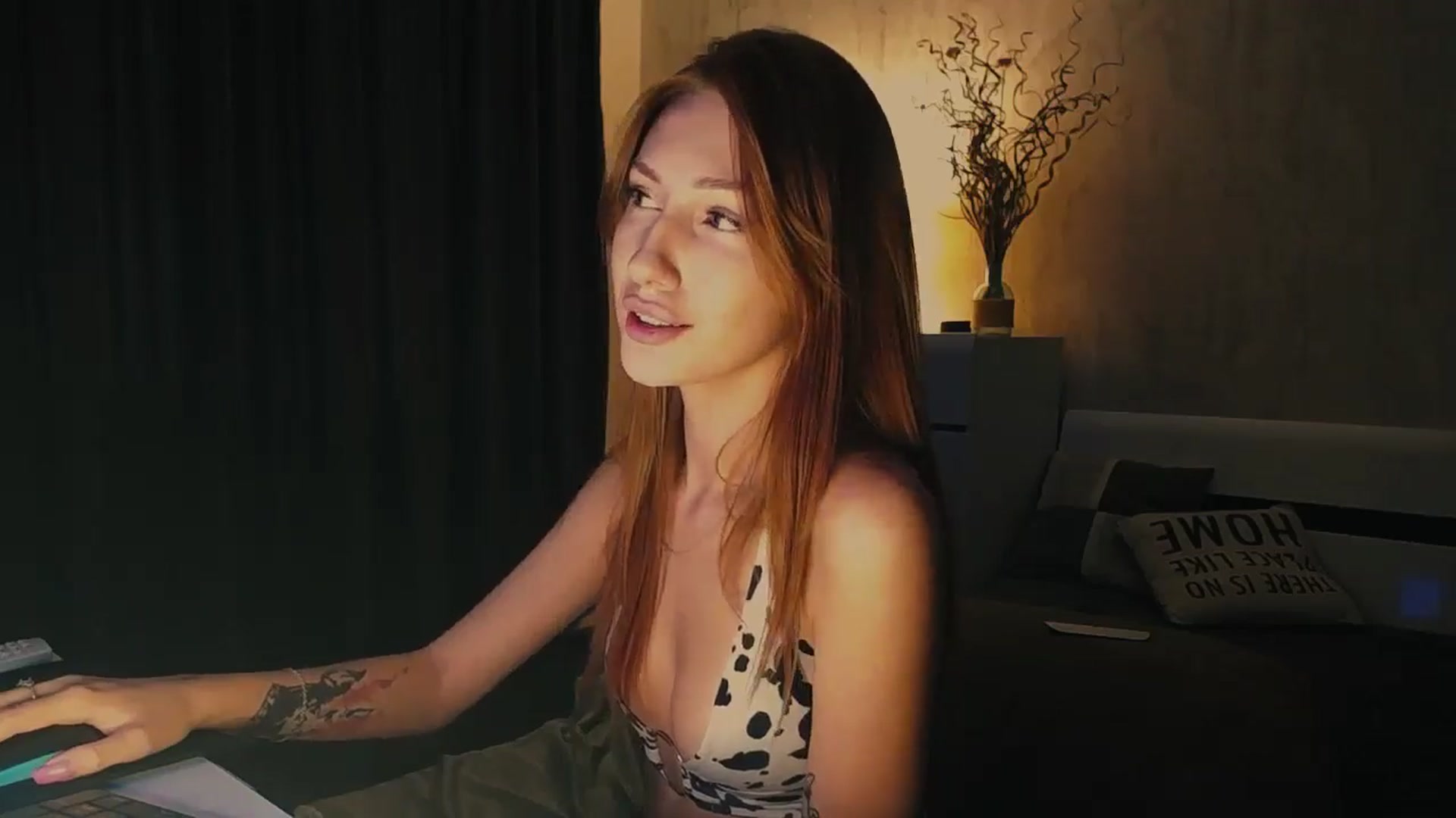 Gallery image thumbnail from LovelyGin's myfreecams stream on, 08/28/2024, 15:26 image 14 of 20
