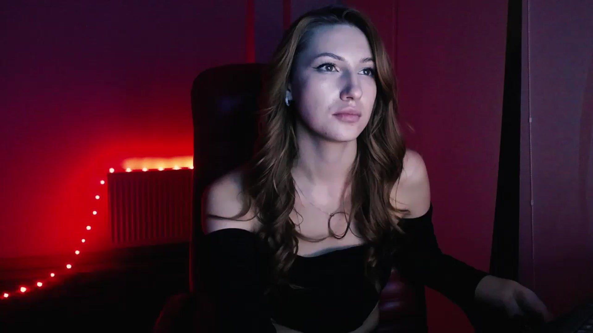 Gallery image thumbnail from LovelyGin's myfreecams stream on, 10/18/2024, 17:24 image 2 of 20