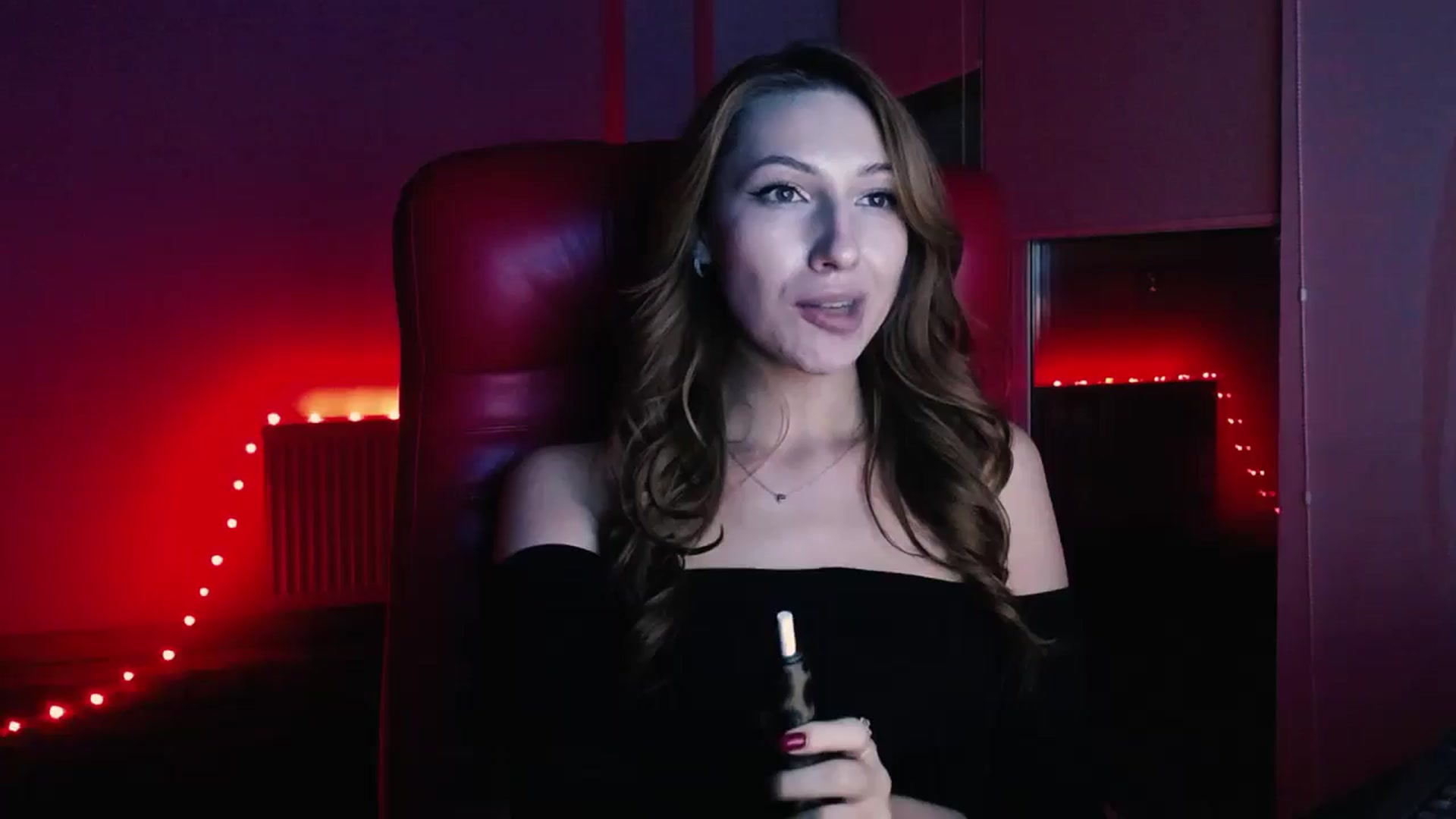 Gallery image thumbnail from LovelyGin's myfreecams stream on, 10/18/2024, 17:24 image 4 of 20