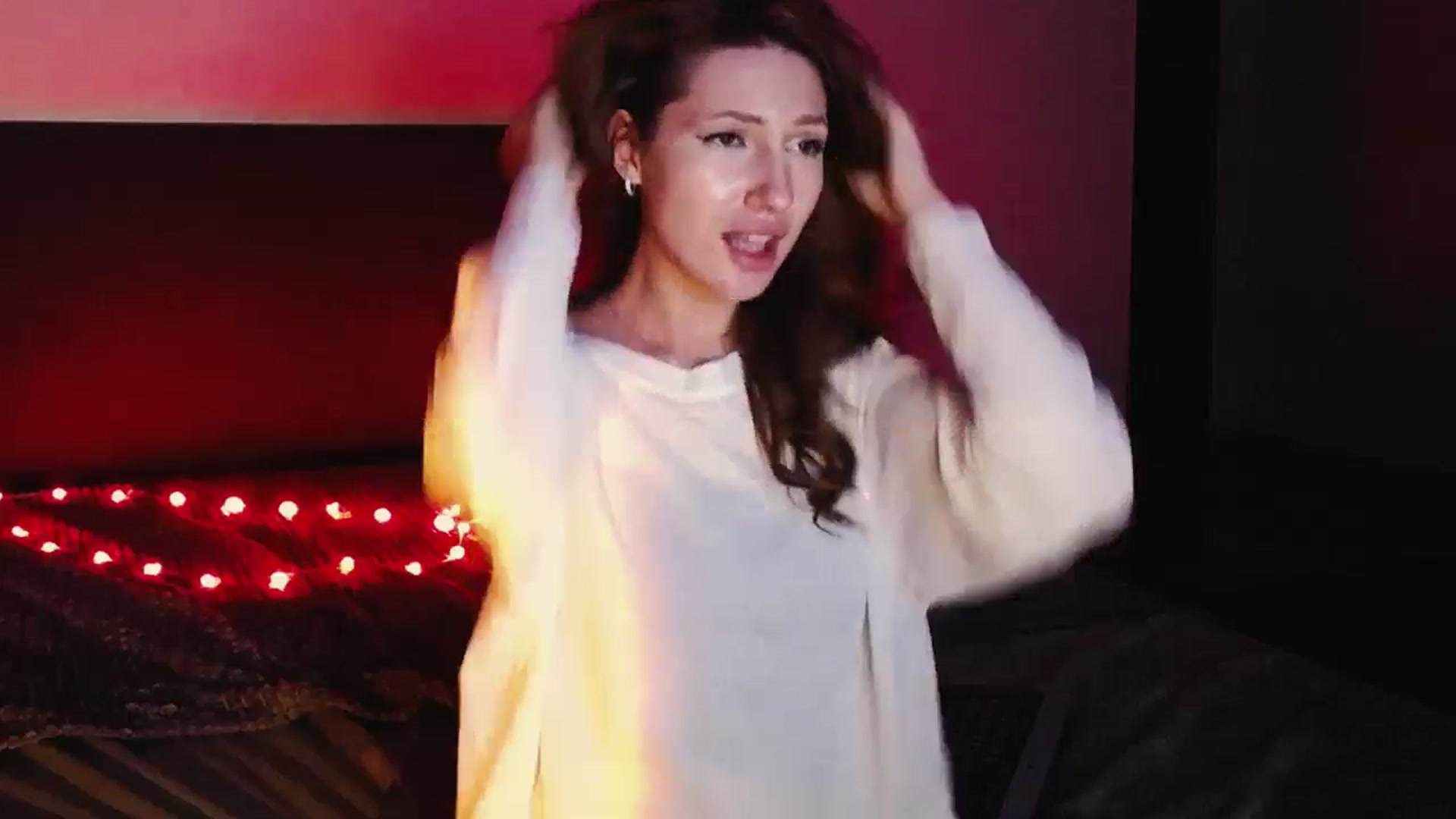 Gallery image thumbnail from LovelyGin's myfreecams stream on, 10/30/2024, 20:02 image 19 of 20