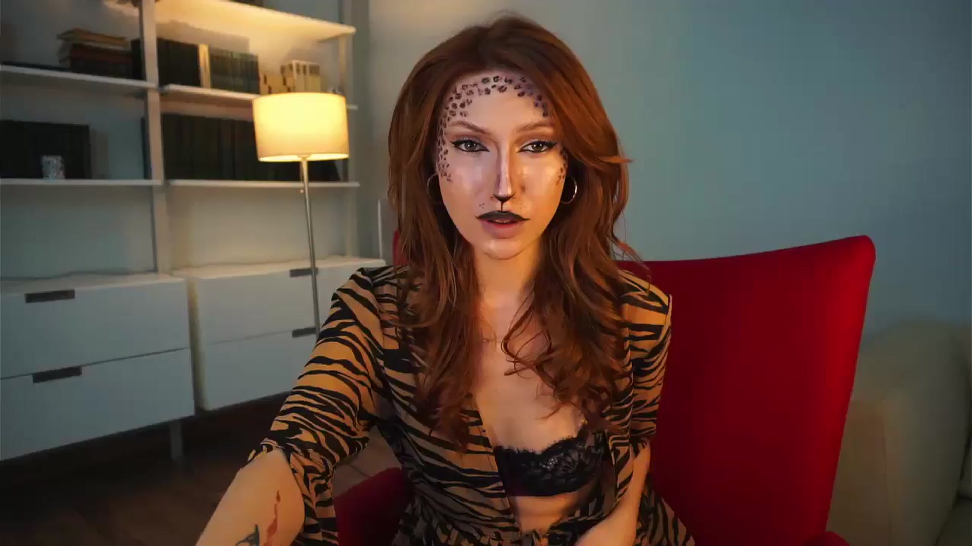 Gallery image thumbnail from LovelyGin's myfreecams stream on, 10/31/2024, 15:22 image 7 of 20