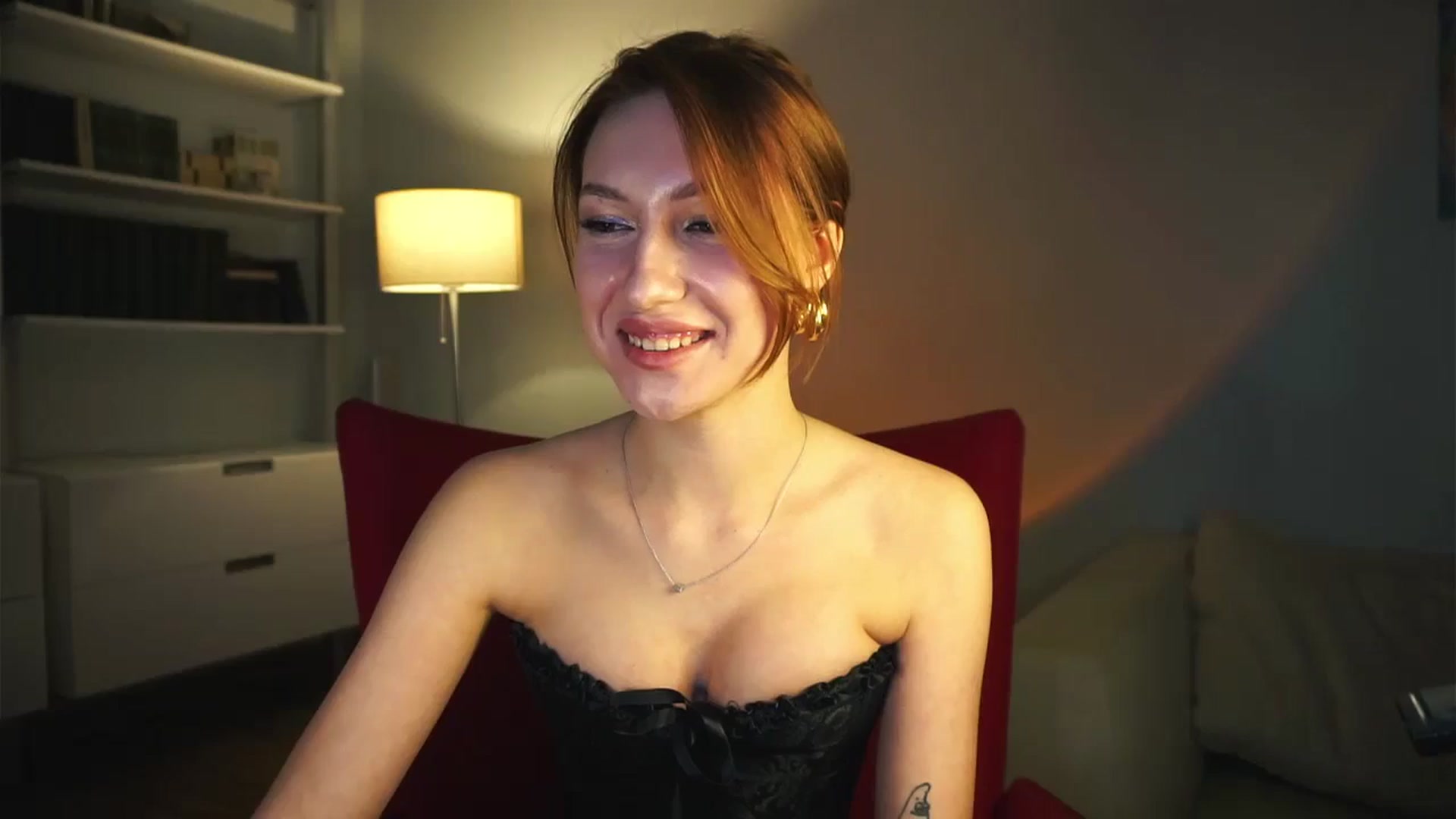 Gallery image thumbnail from LovelyGin's myfreecams stream on, 11/05/2024, 20:05 image 1 of 20