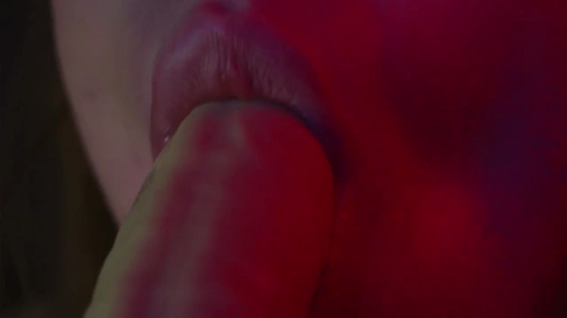 Gallery image thumbnail from LovelyGin's myfreecams stream on, 11/19/2024, 17:00 image 11 of 20