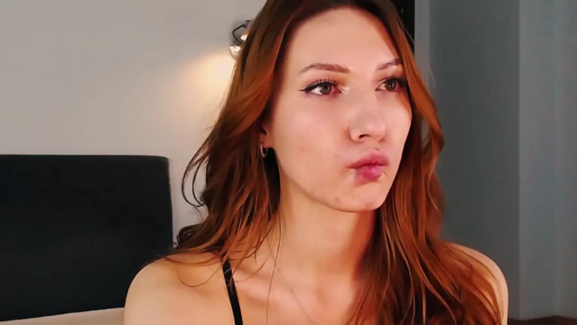 Gallery image thumbnail from LovelyGin's myfreecams stream on, 12/11/2024, 19:54 image 10 of 20
