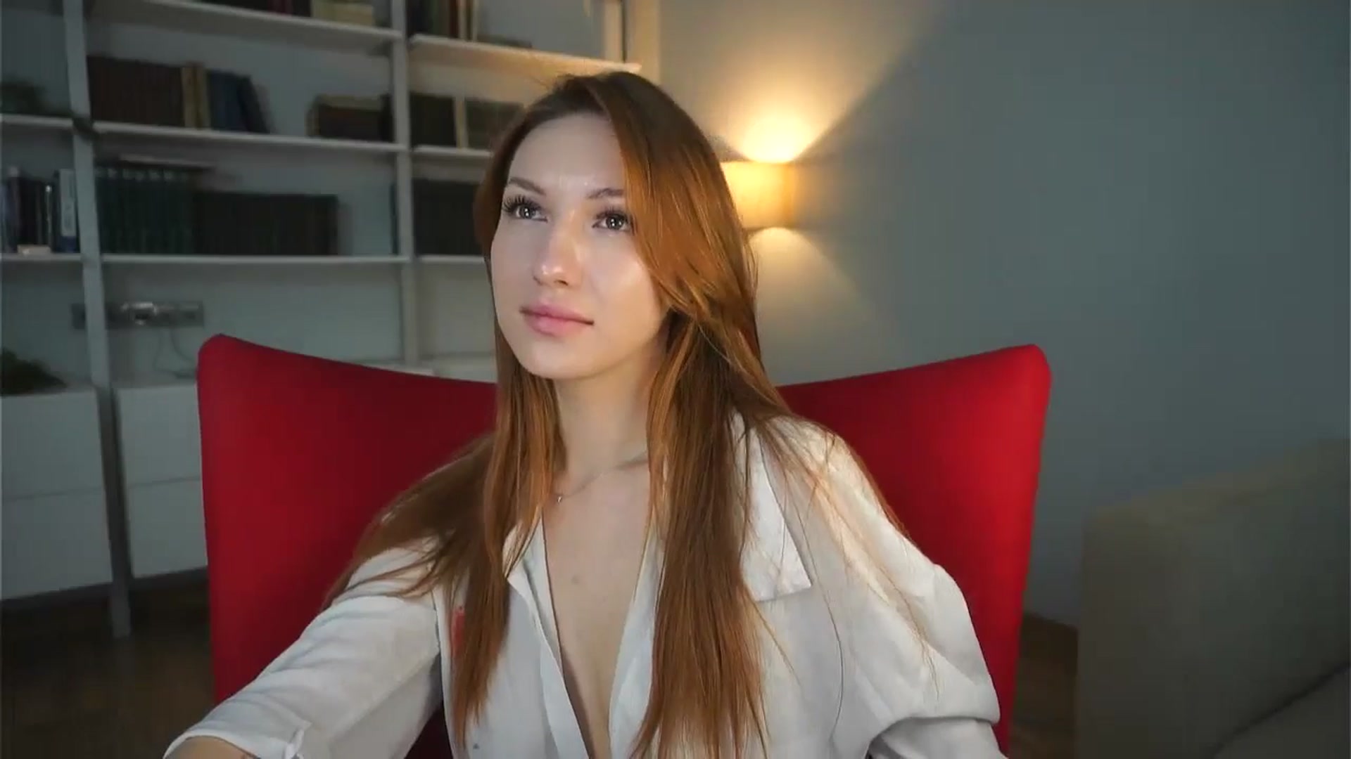 Gallery image thumbnail from LovelyGin's myfreecams stream on, 12/24/2024, 15:38 image 5 of 20