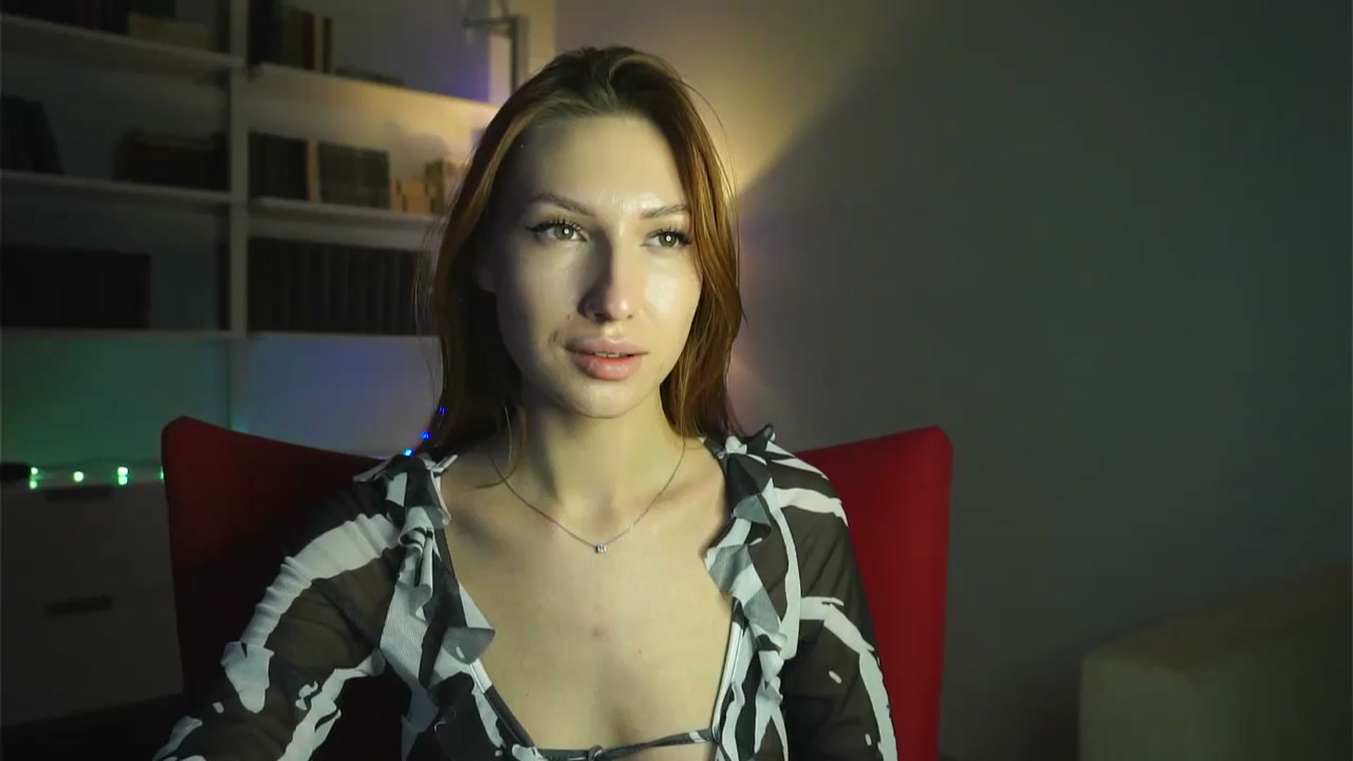 Gallery image thumbnail from LovelyGin's myfreecams stream on, 12/24/2024, 18:44 image 19 of 20