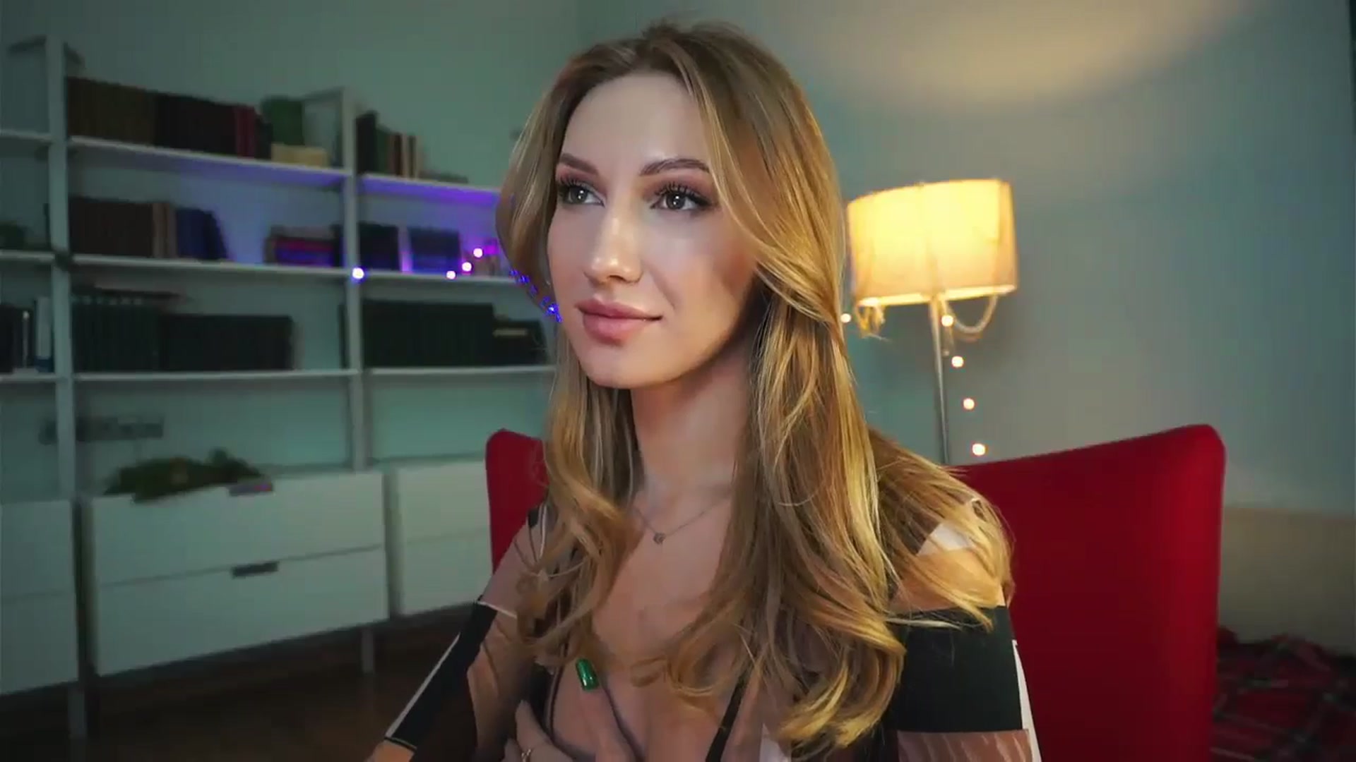 Gallery image thumbnail from LovelyGin's myfreecams stream on, 12/27/2024, 15:10 image 16 of 20