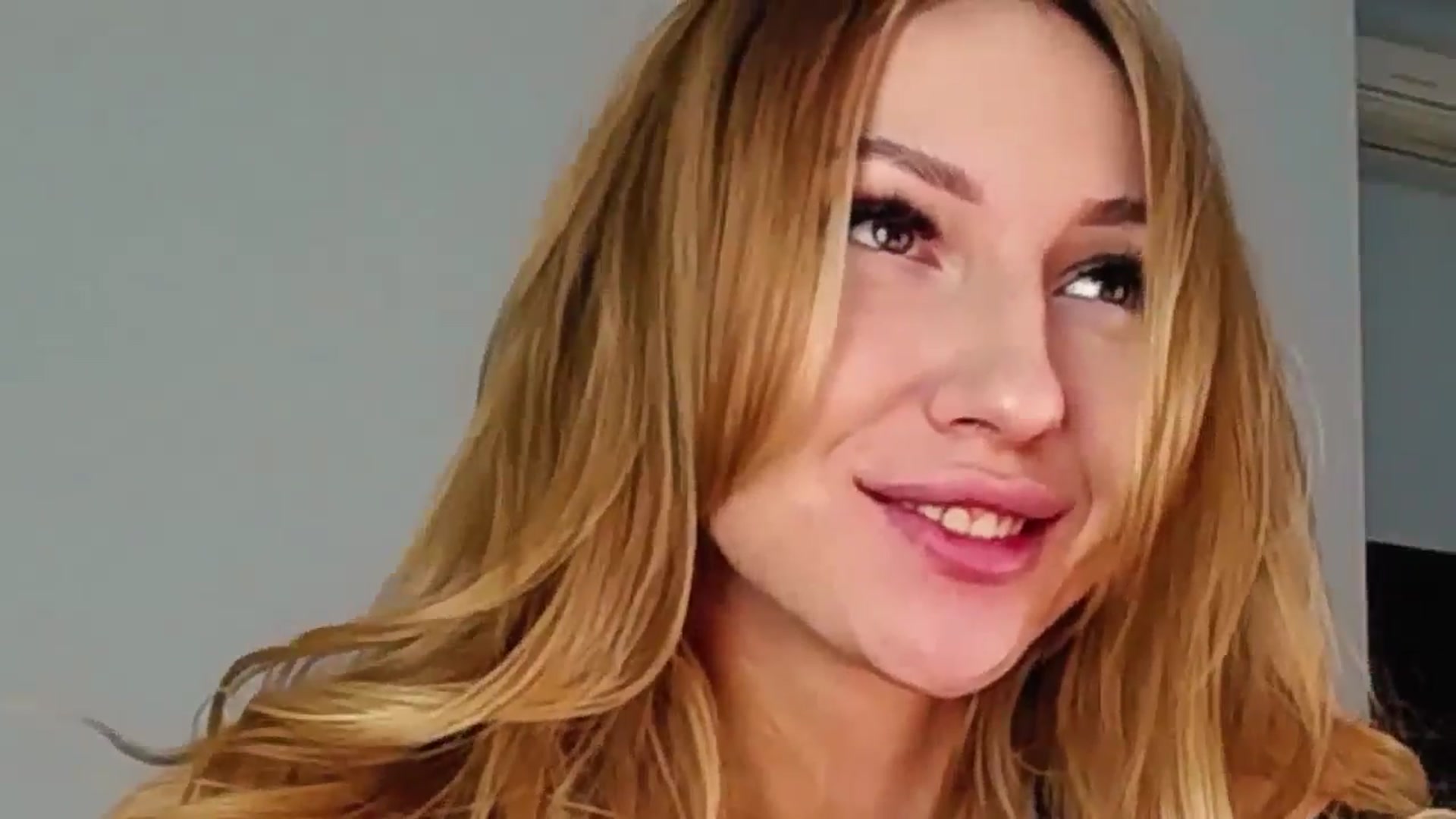 Gallery image thumbnail from LovelyGin's myfreecams stream on, 12/31/2024, 12:51 image 10 of 20