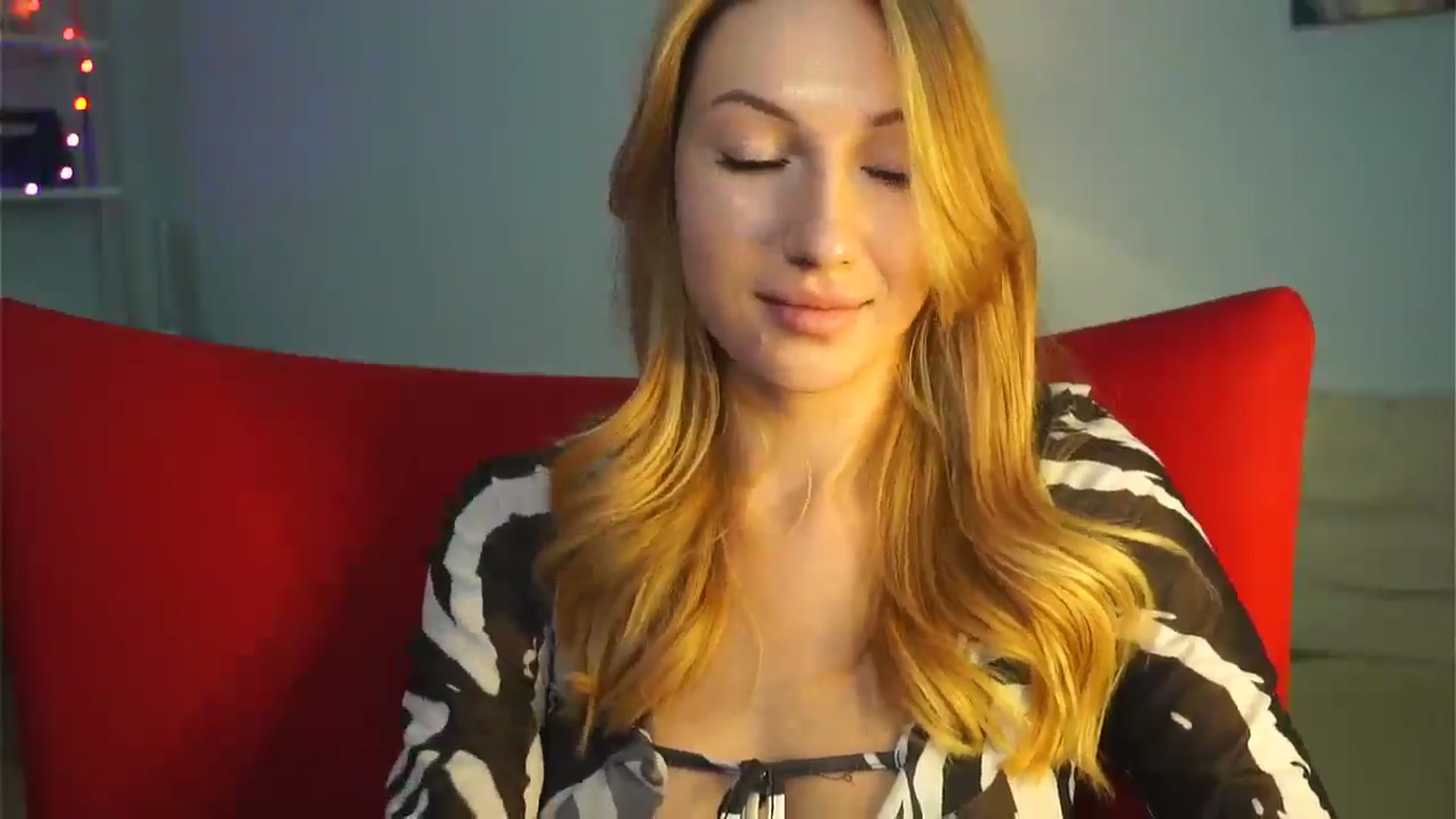 Gallery image thumbnail from LovelyGin's myfreecams stream on, 01/06/2025, 15:18 image 16 of 20