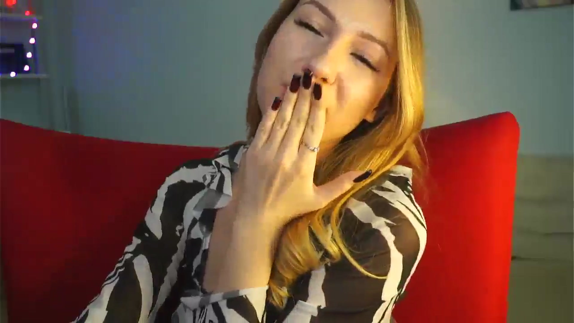 Gallery image thumbnail from LovelyGin's myfreecams stream on, 01/06/2025, 15:18 image 17 of 20
