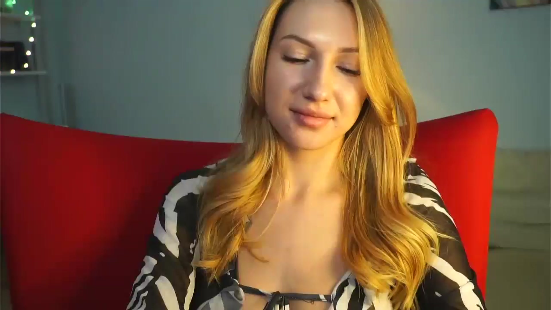 Gallery image thumbnail from LovelyGin's myfreecams stream on, 01/06/2025, 15:18 image 18 of 20