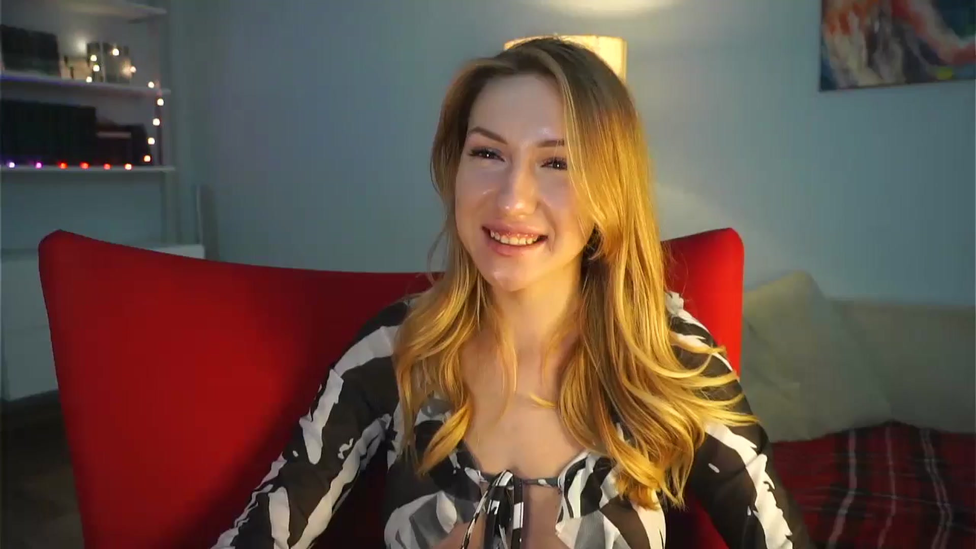Gallery image thumbnail from LovelyGin's myfreecams stream on, 01/06/2025, 19:16 image 1 of 20