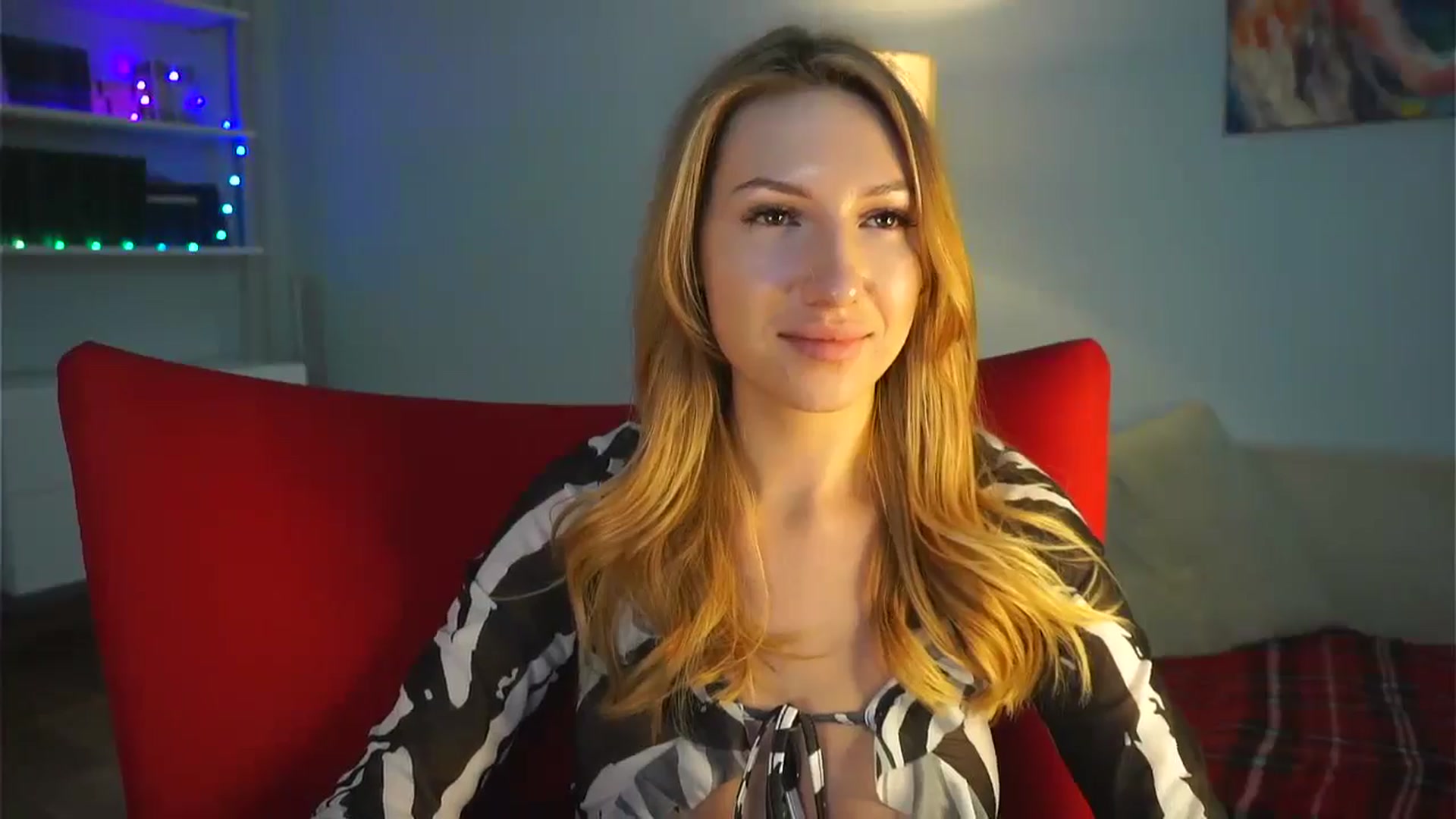 Gallery image thumbnail from LovelyGin's myfreecams stream on, 01/06/2025, 19:16 image 10 of 20