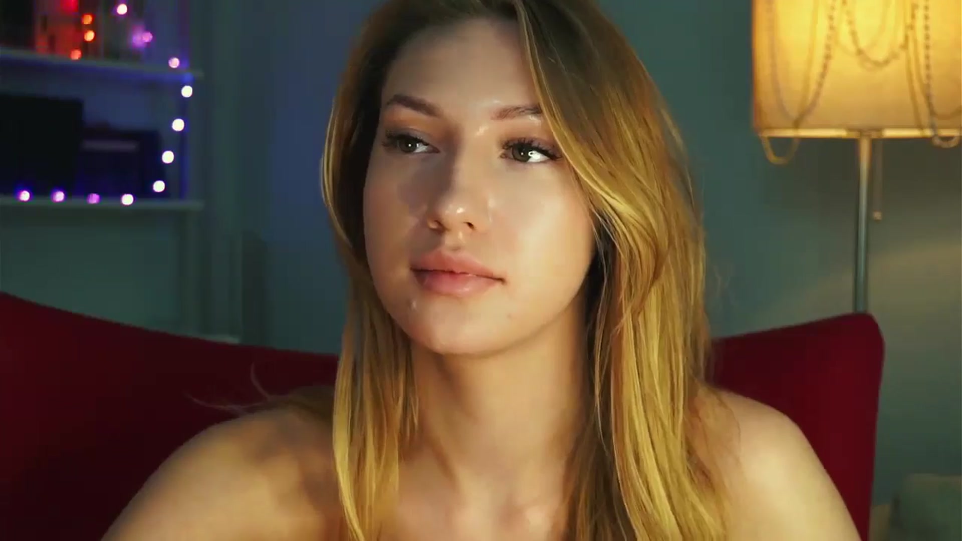 Gallery image thumbnail from LovelyGin's myfreecams stream on, 01/07/2025, 17:55 image 17 of 20