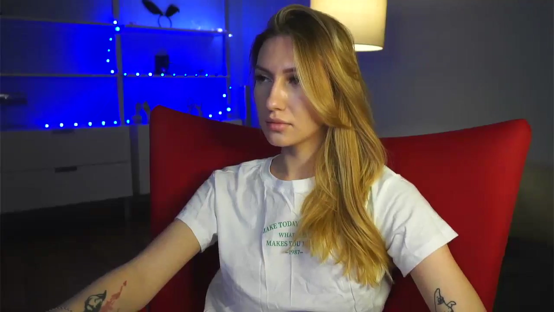 Gallery image thumbnail from LovelyGin's myfreecams stream on, 01/10/2025, 14:33 image 17 of 20