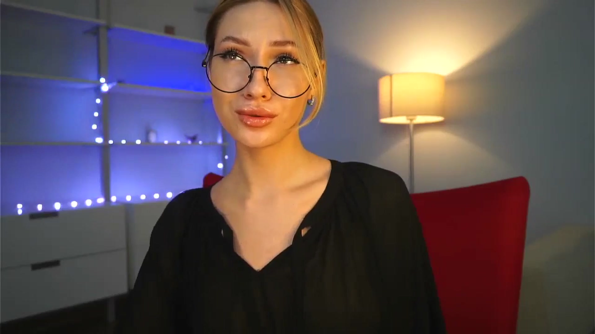 Gallery image thumbnail from LovelyGin's myfreecams stream on, 01/13/2025, 14:16 image 15 of 20