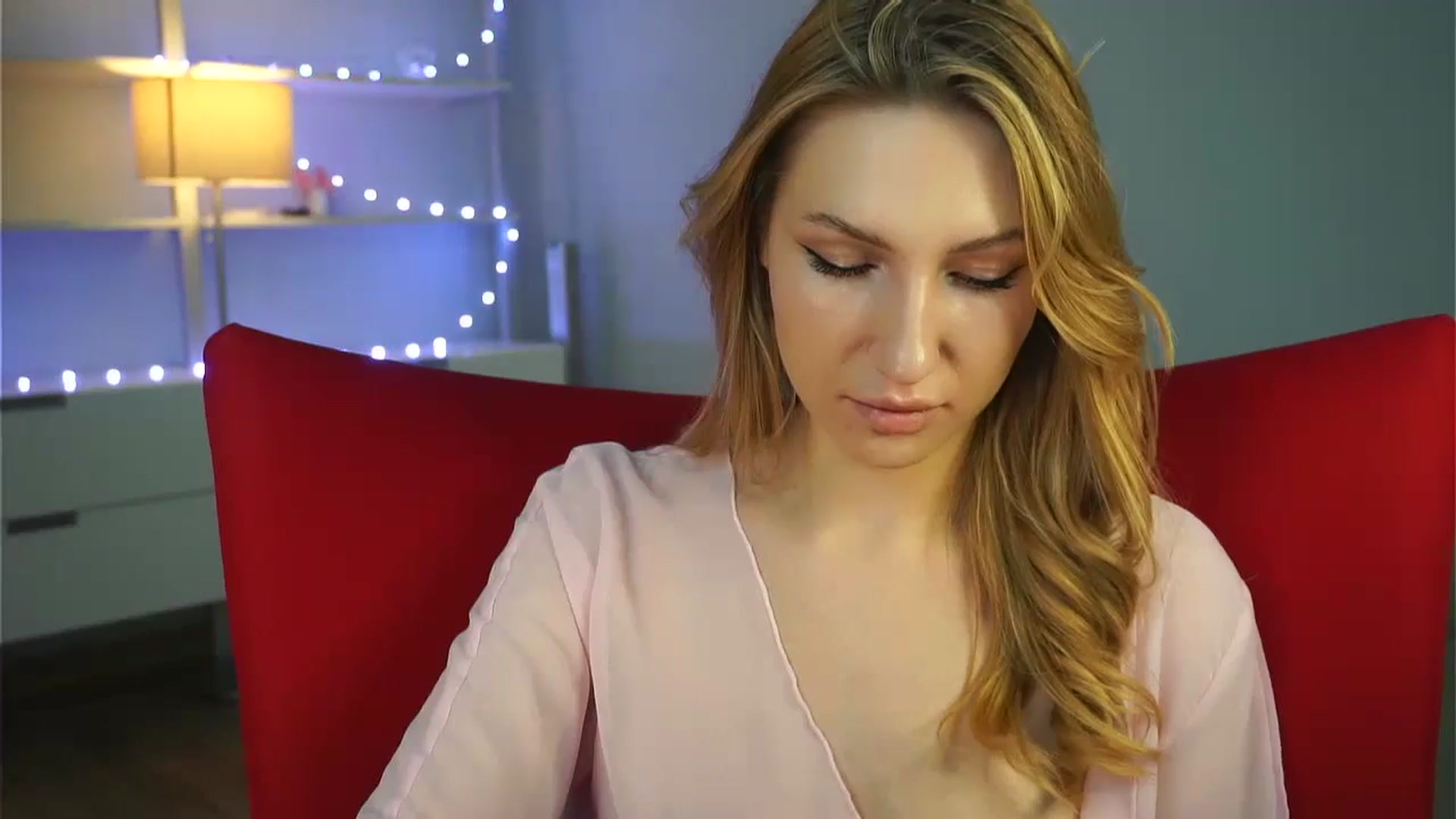Gallery image thumbnail from LovelyGin's myfreecams stream on, 01/17/2025, 14:28 image 15 of 20