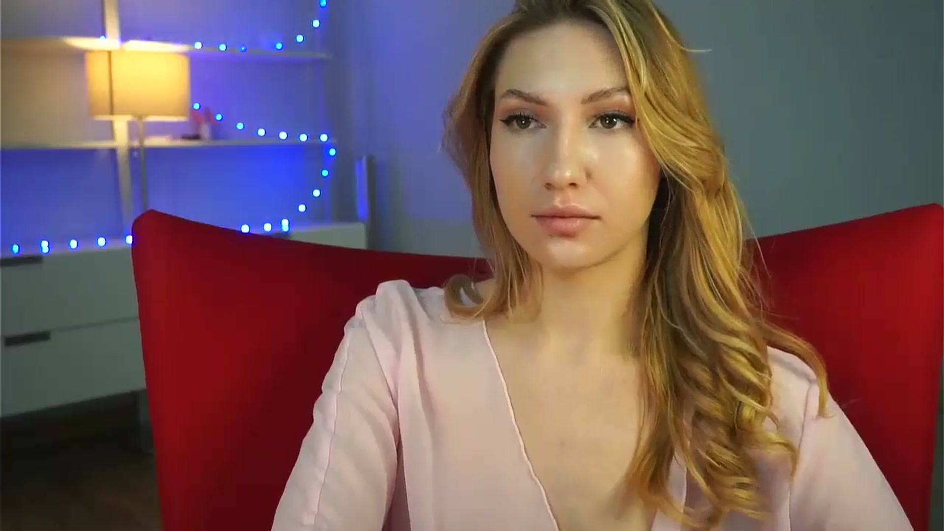 Gallery image thumbnail from LovelyGin's myfreecams stream on, 01/17/2025, 14:28 image 17 of 20