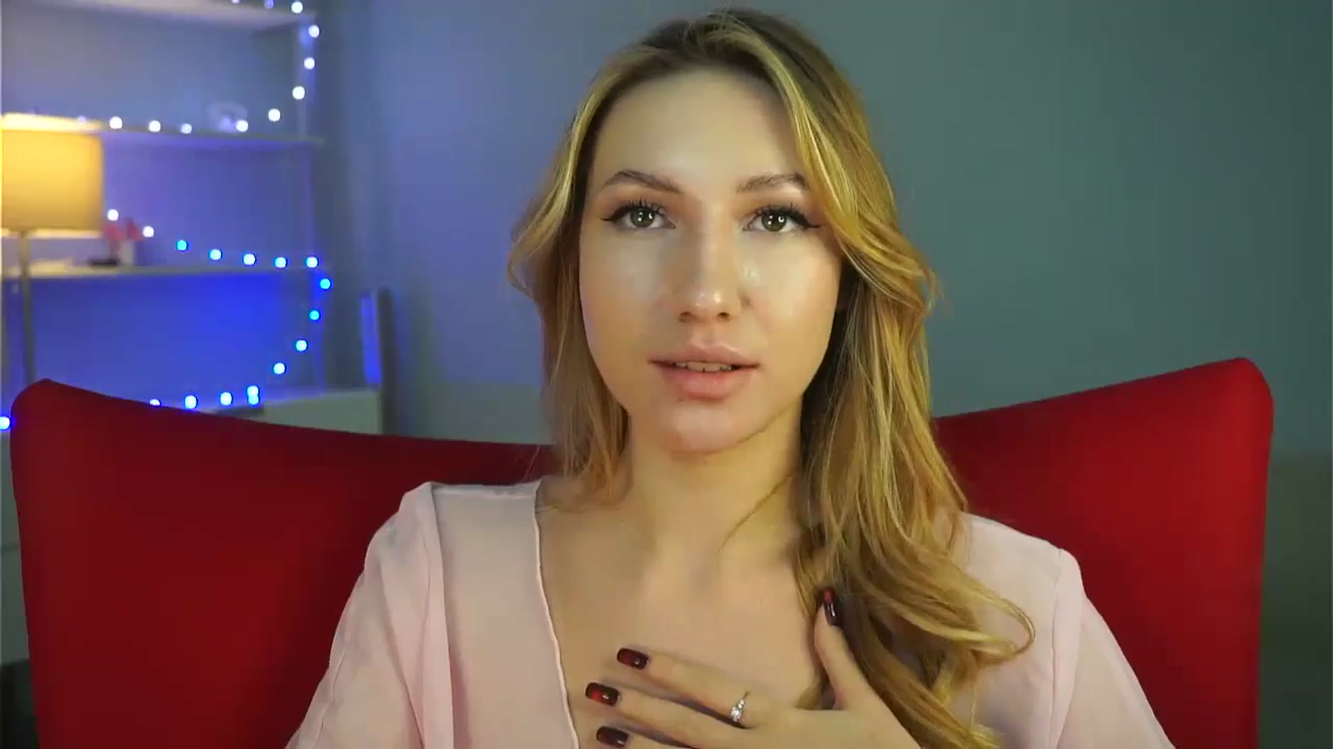 Gallery image thumbnail from LovelyGin's myfreecams stream on, 01/17/2025, 16:18 image 11 of 20