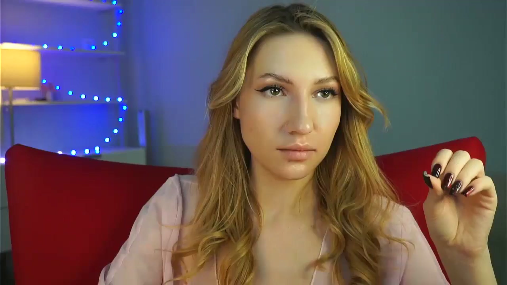 Gallery image thumbnail from LovelyGin's myfreecams stream on, 01/17/2025, 16:18 image 5 of 20