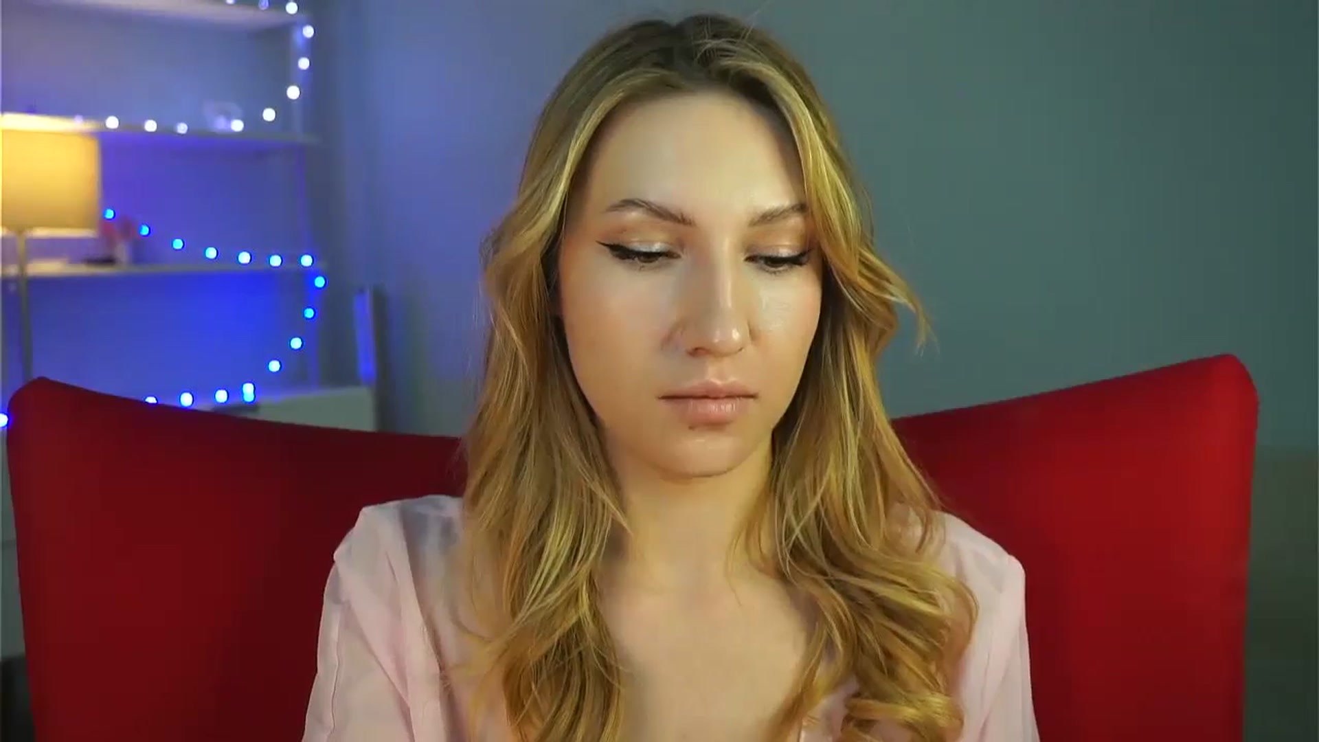Gallery image thumbnail from LovelyGin's myfreecams stream on, 01/17/2025, 16:18 image 15 of 20
