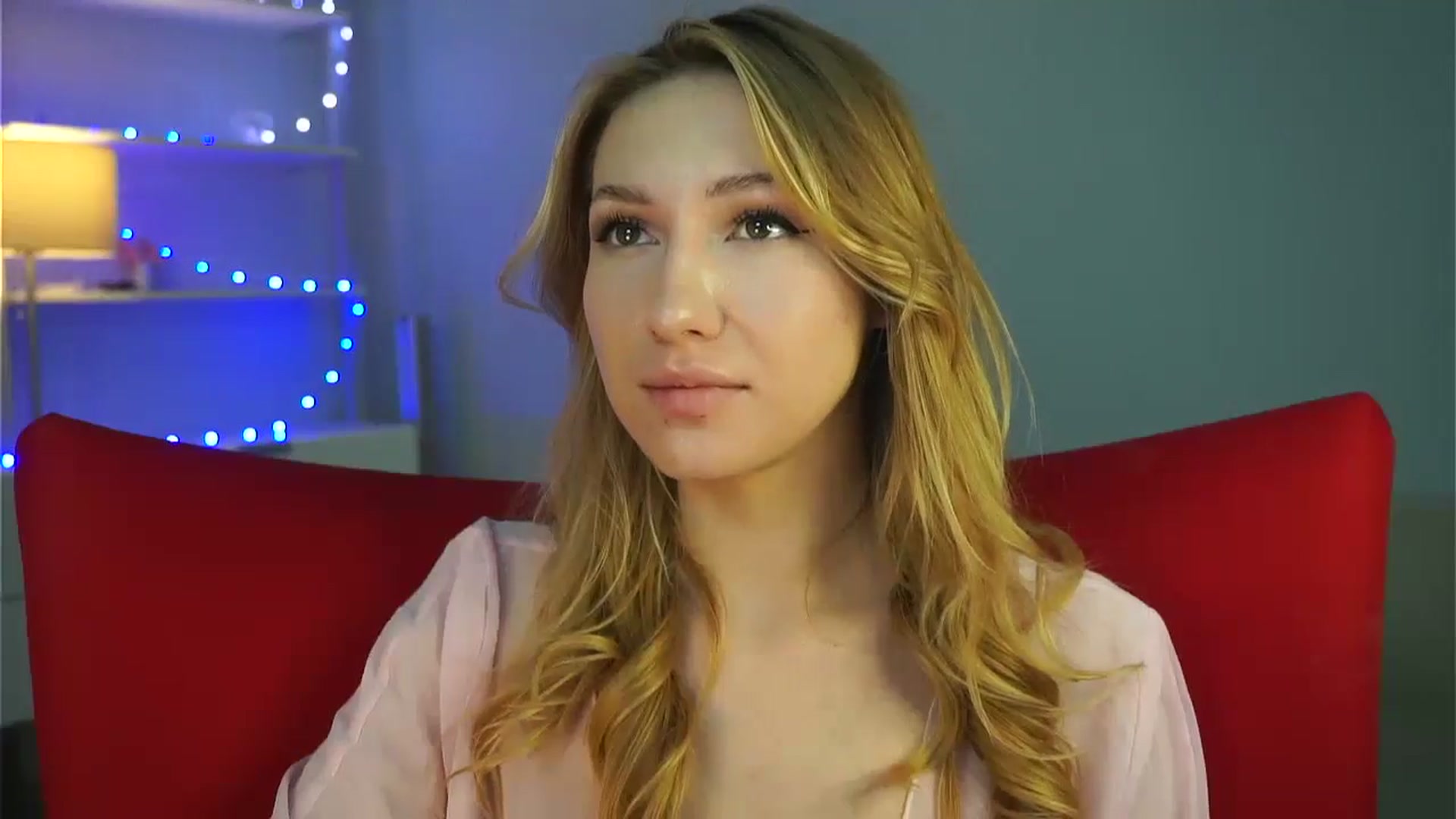 Gallery image thumbnail from LovelyGin's myfreecams stream on, 01/17/2025, 16:18 image 6 of 20