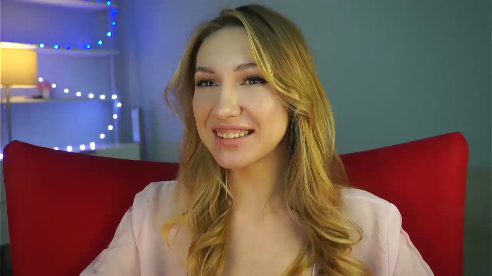 Gallery image thumbnail from LovelyGin's myfreecams stream on, 01/17/2025, 16:18 image 13 of 20
