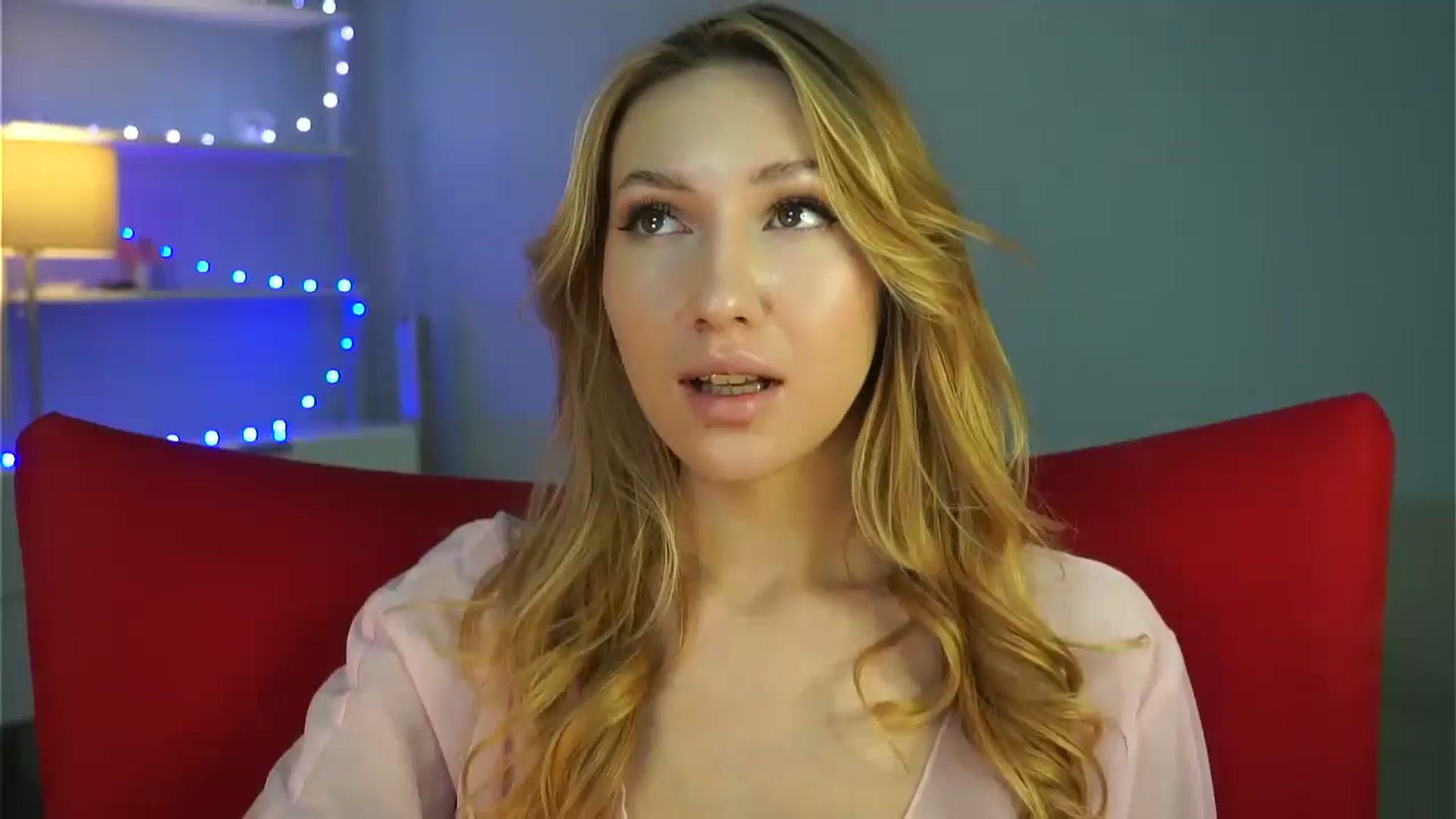 Gallery image thumbnail from LovelyGin's myfreecams stream on, 01/17/2025, 16:18 image 2 of 20