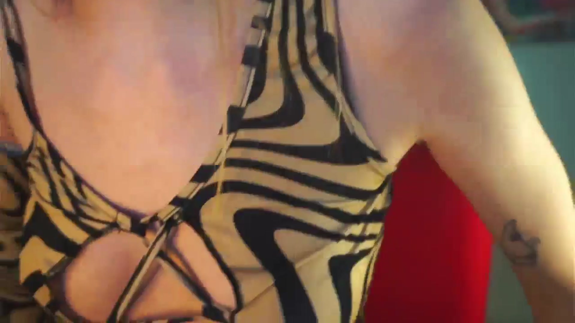 Gallery image thumbnail from LovelyGin's myfreecams stream on, 01/20/2025, 19:59 image 13 of 20