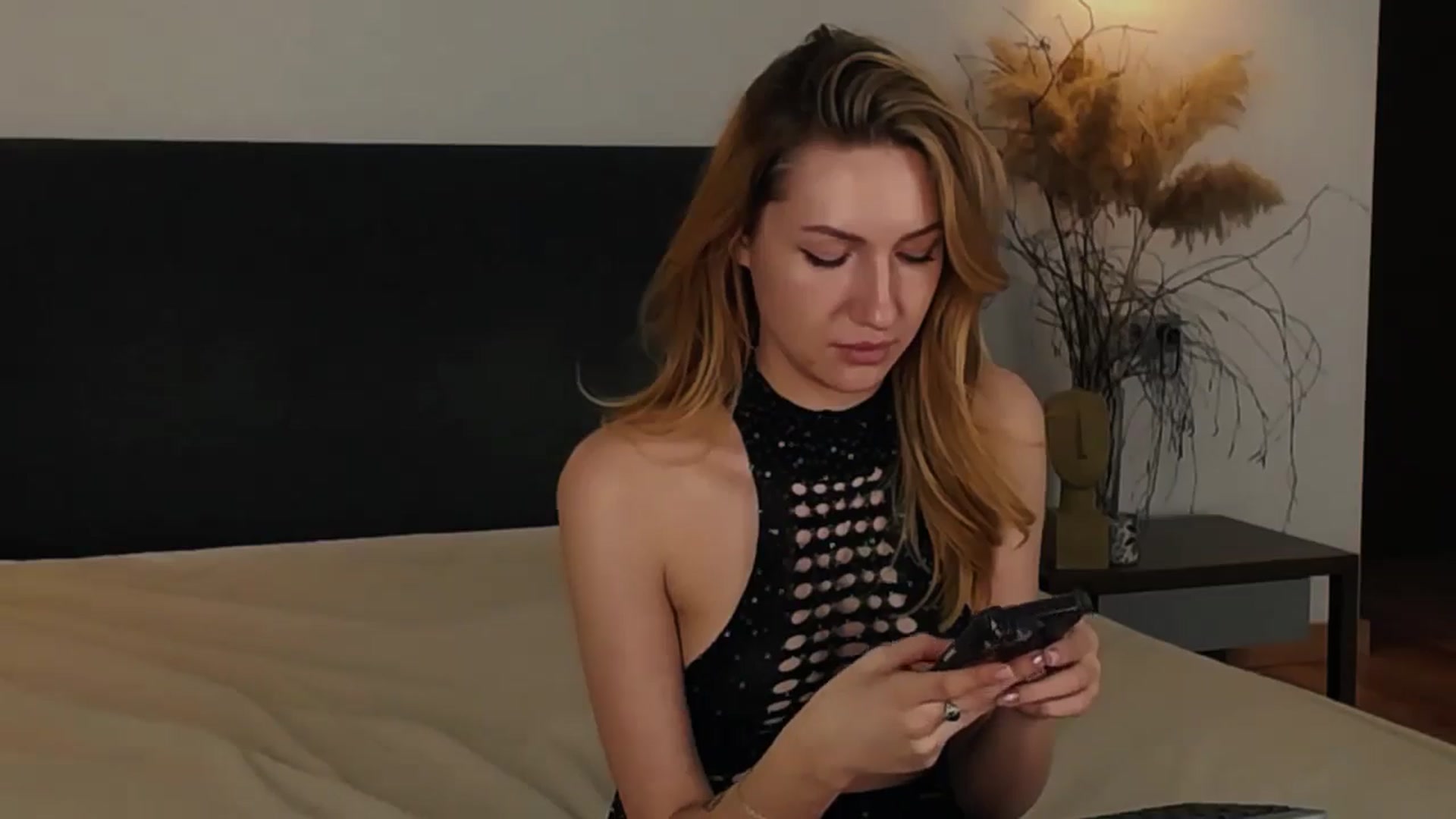 Gallery image thumbnail from LovelyGin's myfreecams stream on, 01/21/2025, 20:04 image 19 of 20