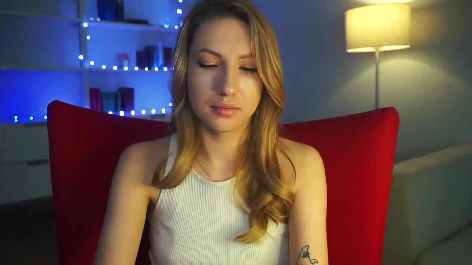 Gallery image thumbnail from LovelyGin's myfreecams stream on, 02/11/2025, 16:34 image 7 of 20