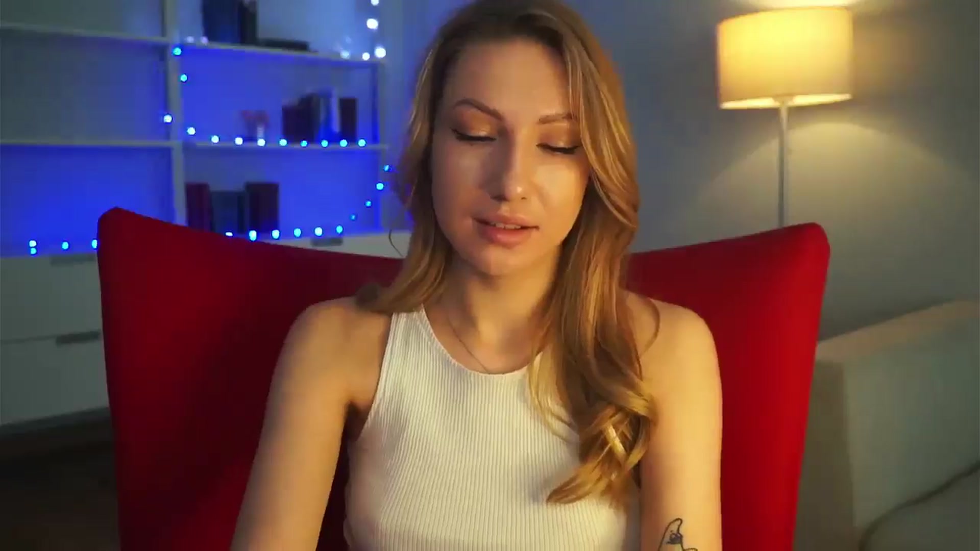 Gallery image thumbnail from LovelyGin's myfreecams stream on, 02/11/2025, 16:34 image 4 of 20