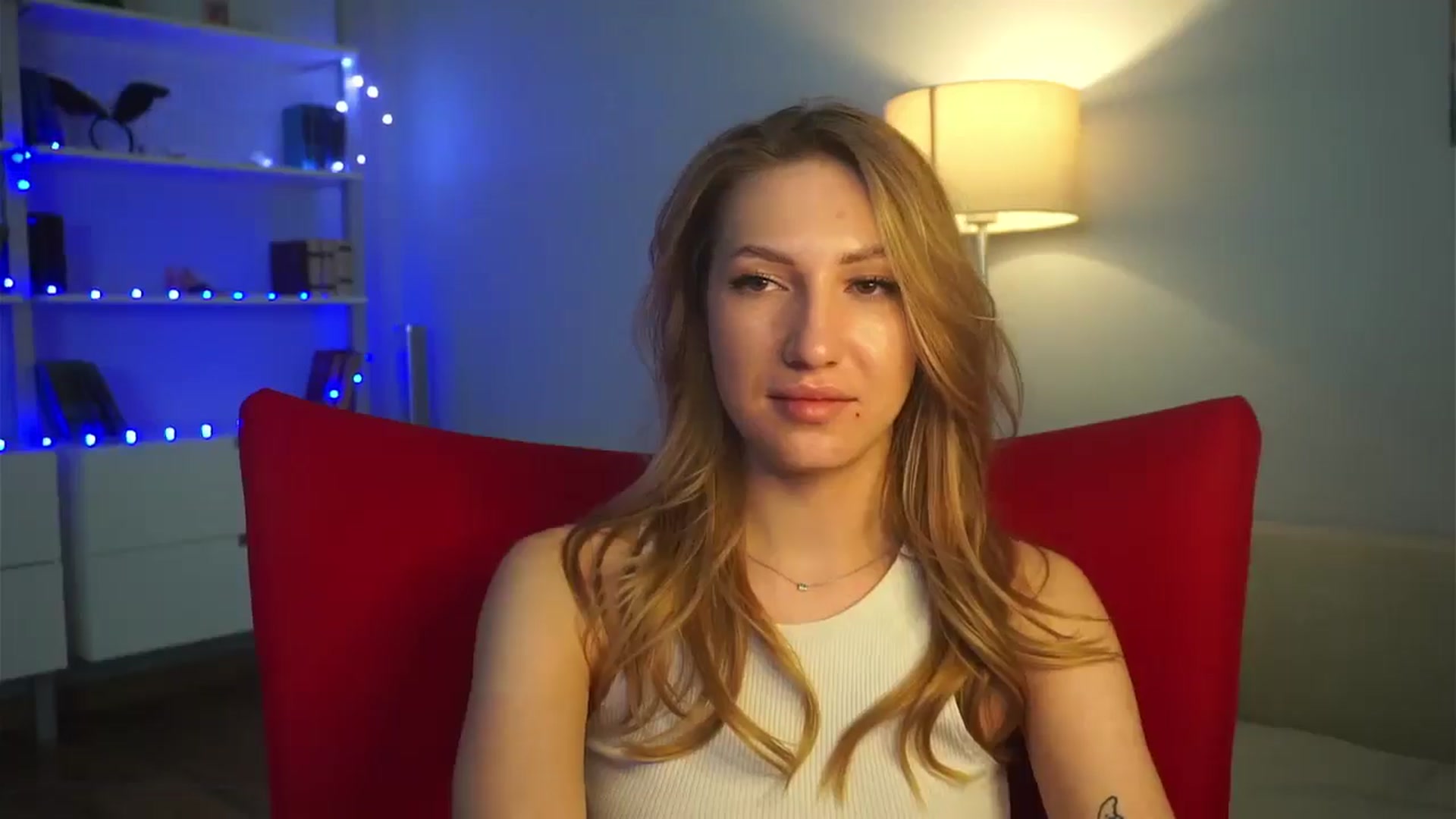 Gallery image thumbnail from LovelyGin's myfreecams stream on, 02/13/2025, 20:15 image 10 of 20