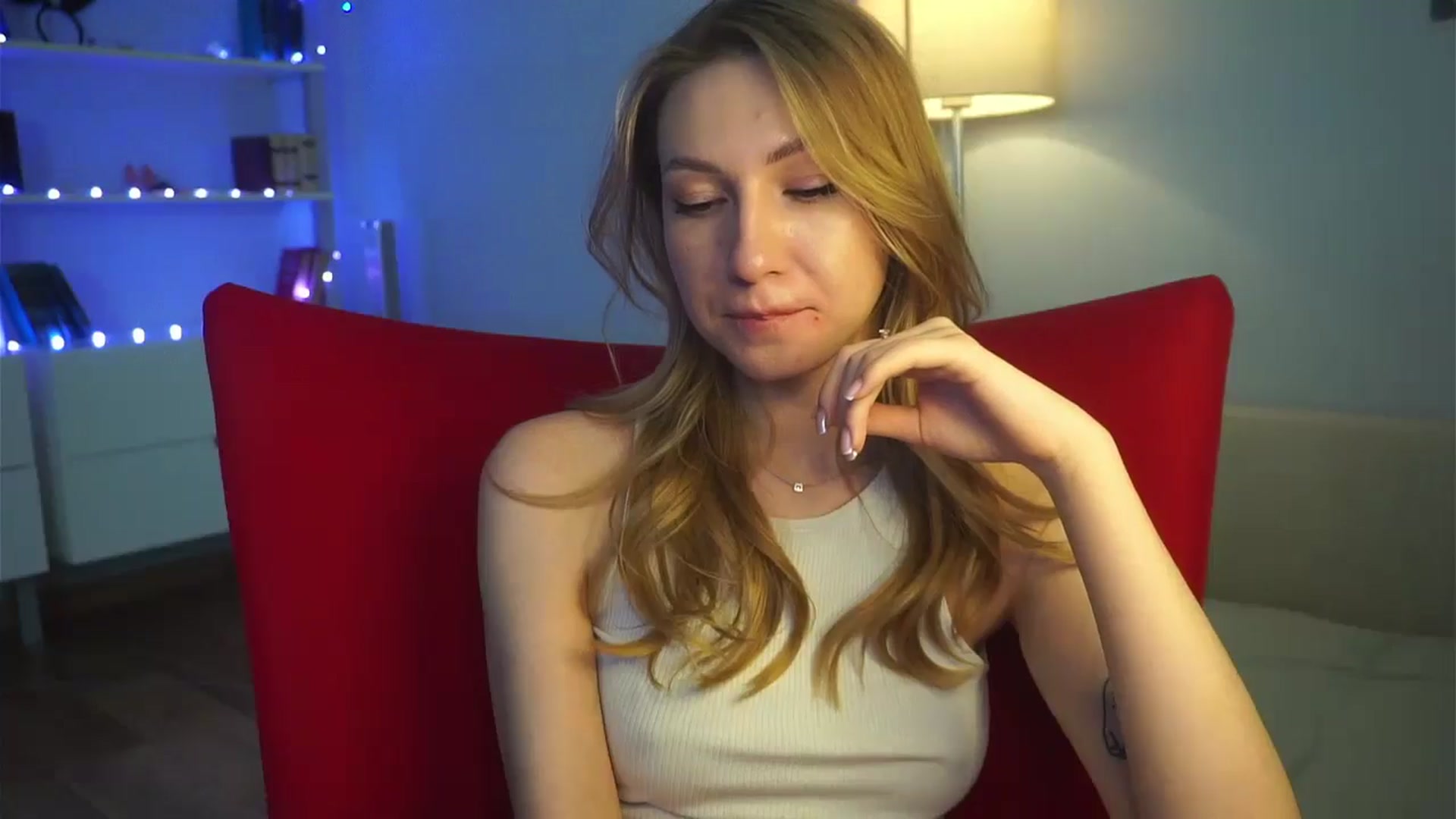 Gallery image thumbnail from LovelyGin's myfreecams stream on, 02/13/2025, 20:15 image 11 of 20