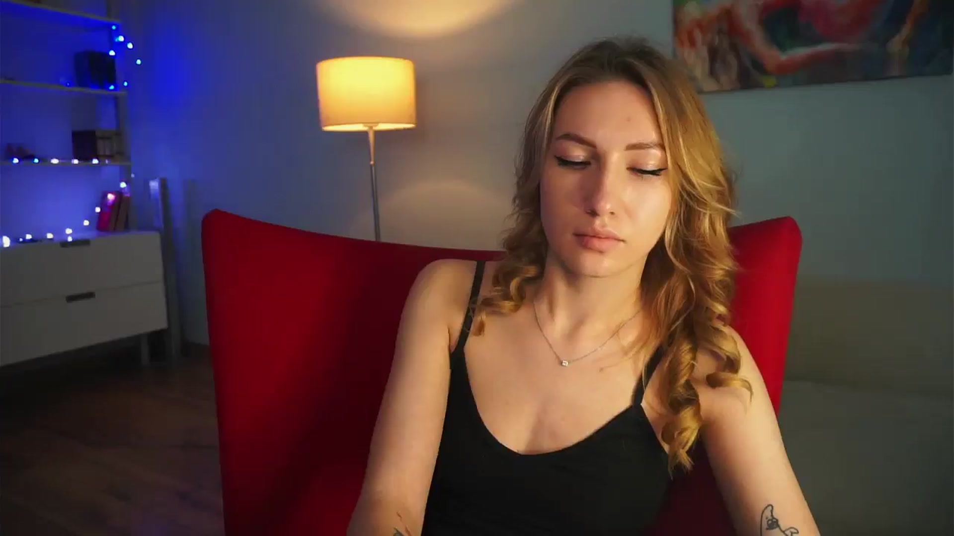 Gallery image thumbnail from LovelyGin's myfreecams stream on, 02/19/2025, 18:56 image 6 of 20