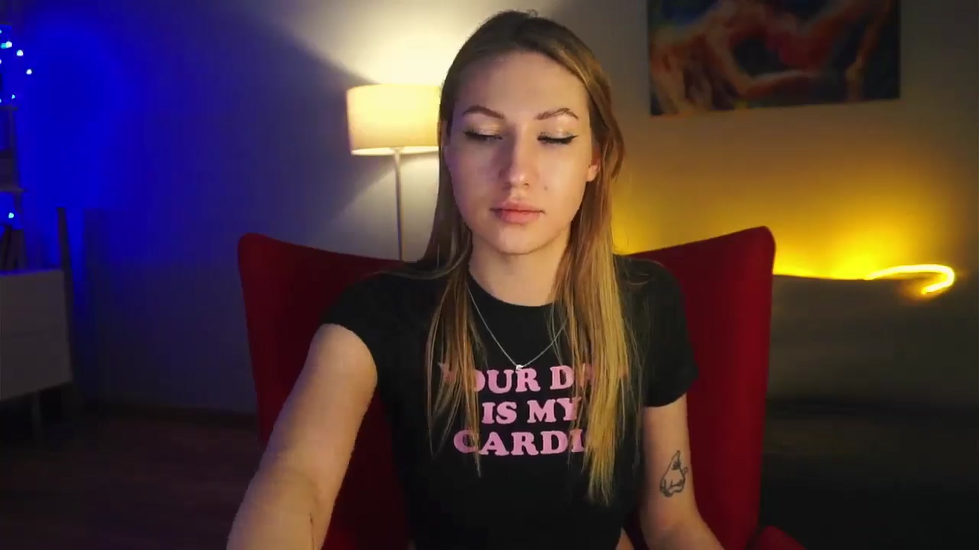 Gallery image thumbnail from LovelyGin's myfreecams stream on, 03/03/2025, 19:21 image 10 of 20