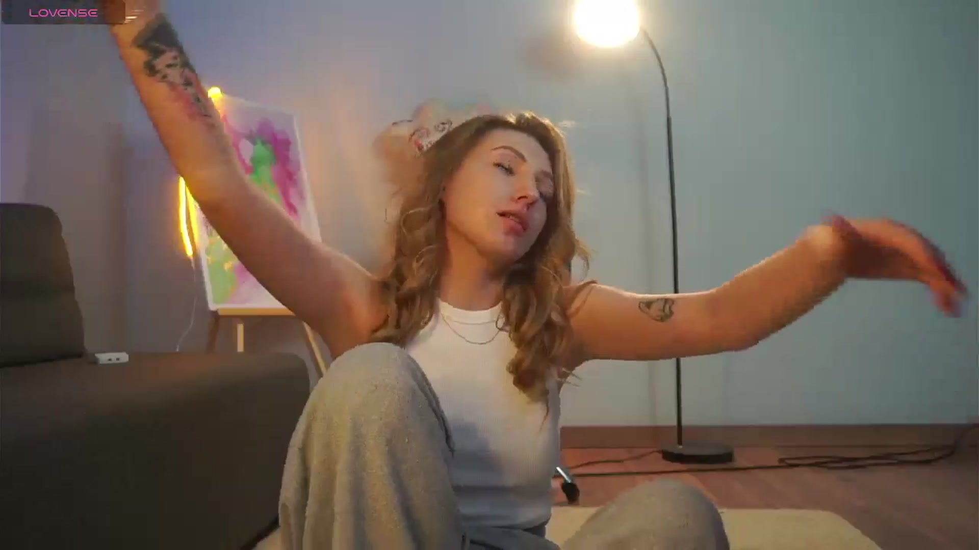 Gallery image thumbnail from LovelyGin's myfreecams stream on, 03/14/2025, 15:20 image 13 of 20