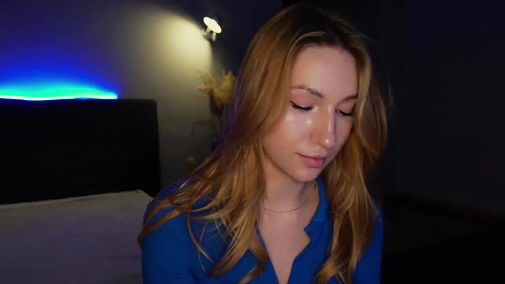 Gallery image thumbnail from LovelyGin's myfreecams stream on, 03/18/2025, 18:31 image 11 of 20