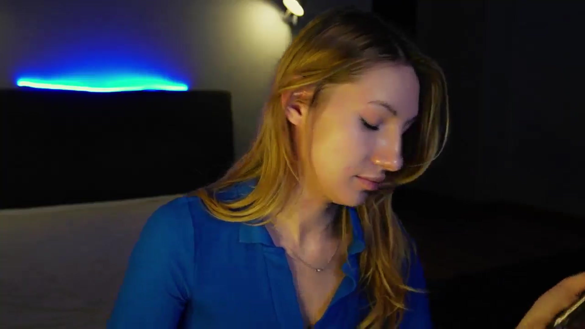 Gallery image thumbnail from LovelyGin's myfreecams stream on, 03/18/2025, 20:00 image 20 of 20